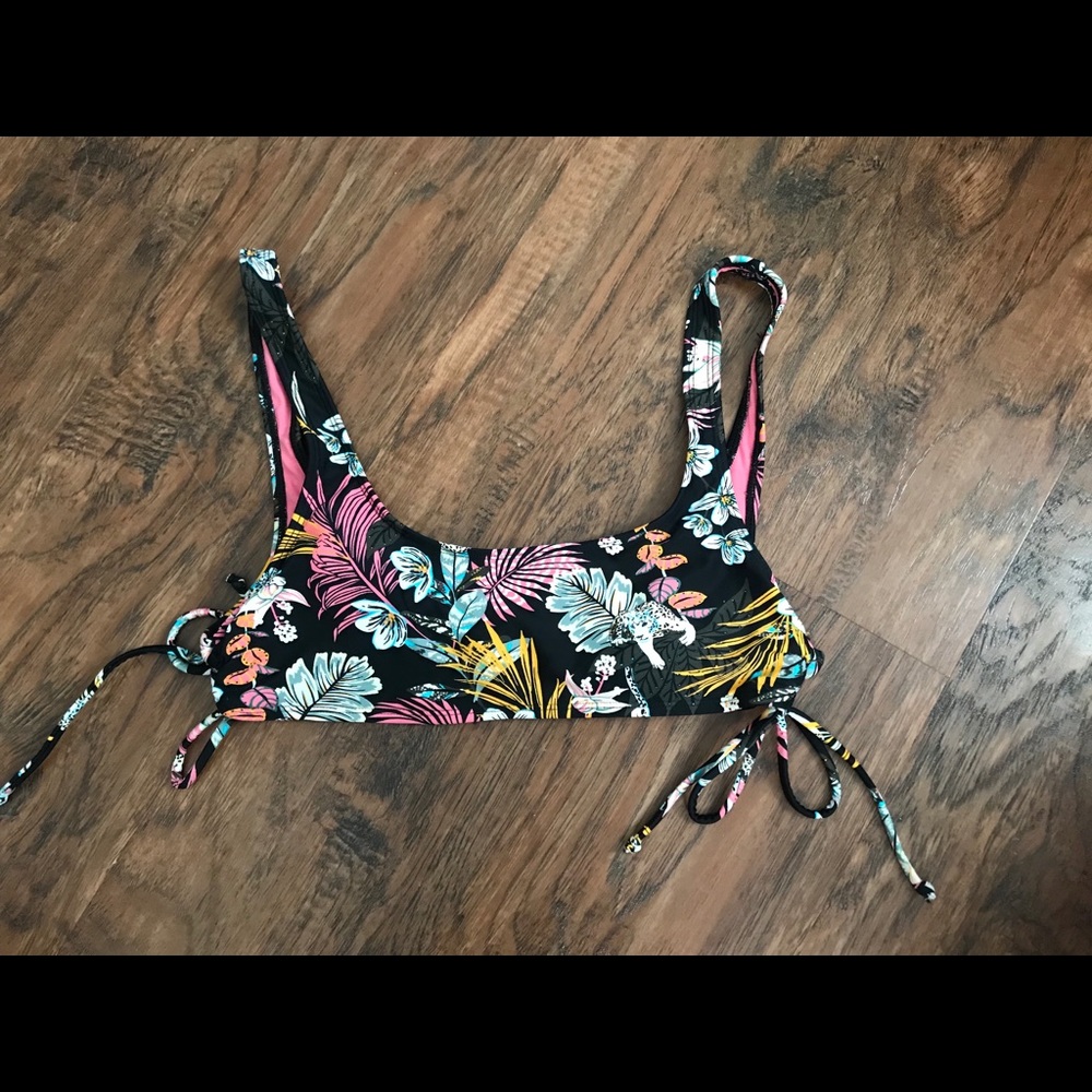 Bikini top